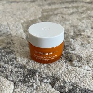 OLEHENRIKSEN
Banana Bright+ Vitamin C Brightening Eye Crème